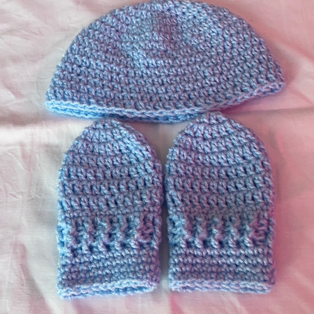 Hand crochet baby hat and thumbless mittens